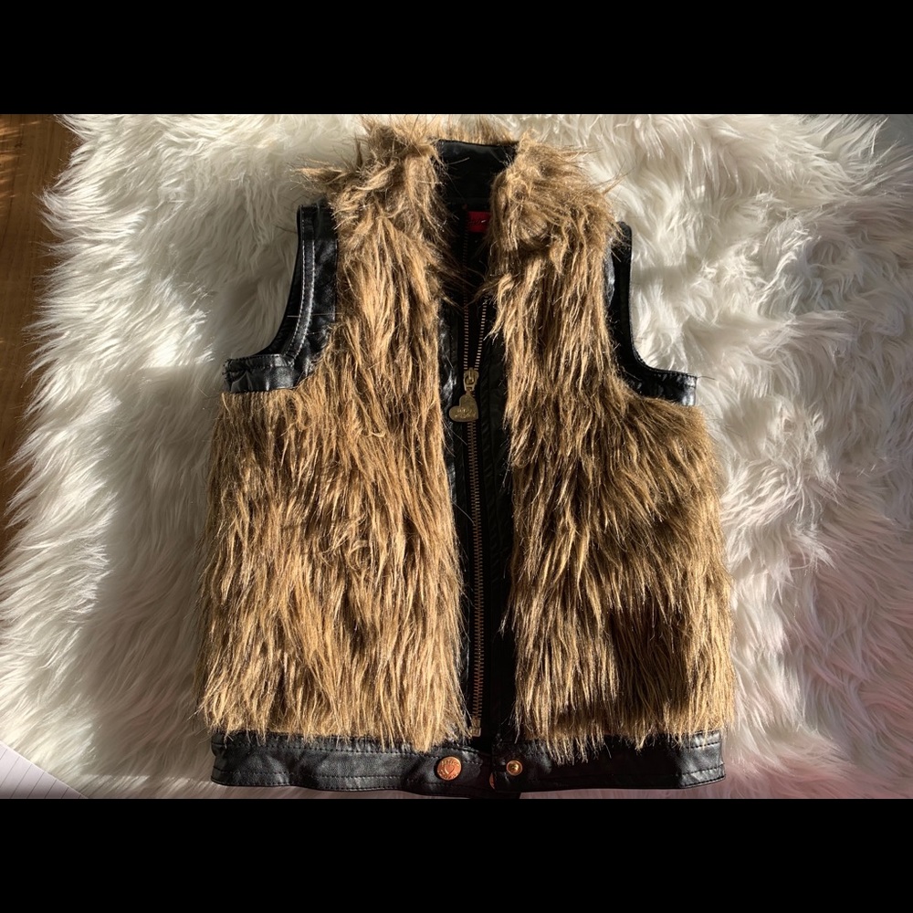 Kids Betsey Johnson Faux Fur Vest 3T